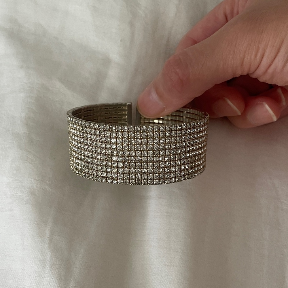 Elegant Gold Crystal Bracelet